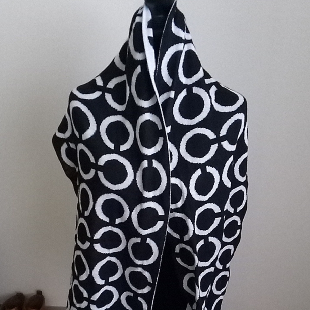Coach Black and White Circle Pattern Scarf reversible